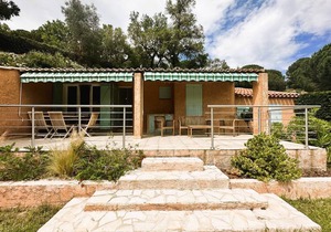 Mazet for 6 people with private pool in the Valcros domain in La Londe les Maures