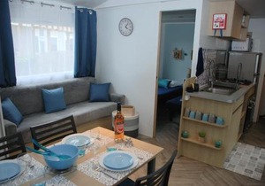 Mobilhome 2ch climatisé-terrasse fermée-4 vélos-camping 4 étoiles Les Charmettes