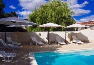 Modern Charentais gîtes, heated pool, free wifi. Kids can be kids & adults relax