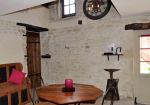 Modern Charentais gîtes, heated pool, free wifi. Kids can be kids & adults relax