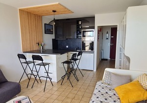 Modern ground floor studio with garage and terrace