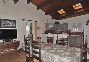 Pleasant villa near beach with garden and parking