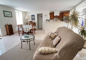 Pretty house close to the port with parking