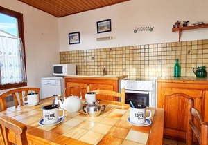 Pretty single storey house near the beach
