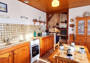 Pretty single storey house near the beach
