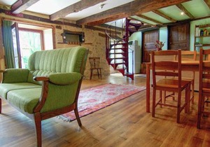 Quaint Cottage in Juillac with Private Garden