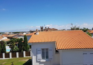 Refurbished apartment 7 minutes walk from the beach