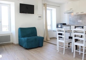 Renovated studio in La Rochelle center, near port