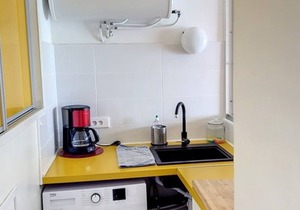 Renovated T2 duplex 20m from beach with sea view, parking and WIFI