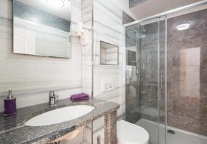 Riva Rooms
