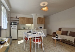 SAINT GEORGES DE DIDONNE - BEAUTIFUL FLAT in a wooded residence NEAR THE SEA