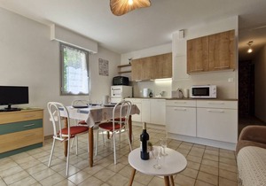 SAINT GEORGES DE DIDONNE - BEAUTIFUL FLAT in a wooded residence NEAR THE SEA