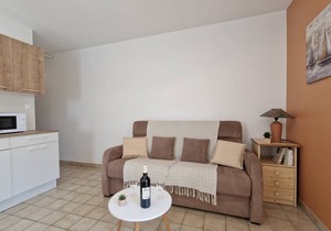 SAINT GEORGES DE DIDONNE - BEAUTIFUL FLAT in a wooded residence NEAR THE SEA