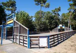 Simple mobile home near the beach on the island of Oléron