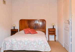 Small and well-kept cottage in Limeuil with room for 5 people.
