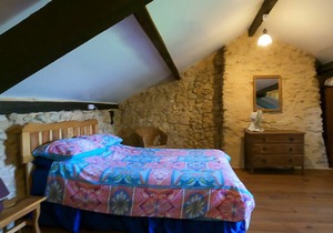 Stone Cottages in Peaceful, Rural Setting