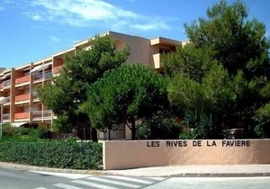Studio apartment sleeping area sleeps 4 BORMES LES MIMOSAS