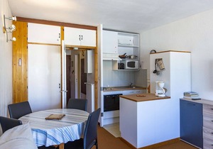 Studio for 4, ski-in ski-out, balcony, equipped kitchenette, Gourette