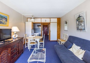 Studio for 6 with balcony in Gourette, well equipped