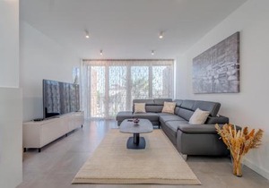 Stunning Home In Plano