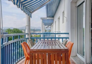Superbe appartement avec piscine et parking à Saint-Jean-de-Luz - FR-1-4-590