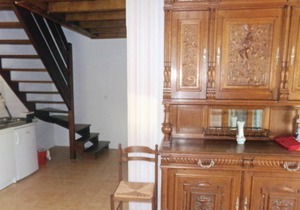 This magnificent house with a spacious terrace is located in Limeuil, which is officially one of the
