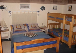 Villa comfort, 300 m from the center, enclosed garden in a private parking pinewood