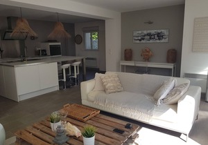 Villa heated pool 100m beach, 20 m from the port, terrace, Seaside, air conditioning