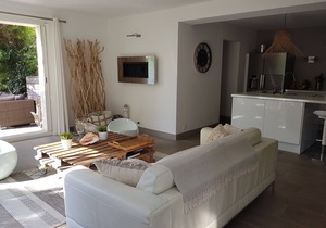 Villa heated pool 100m beach, 20 m from the port, terrace, Seaside, air conditioning