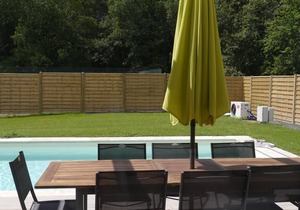 Villa with private pool and Jacuzzi on a residence with tennis