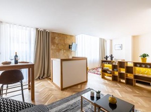 Les Suites De Saint Amand | Hotel de Ville - Quinconces