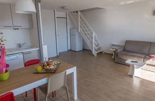 Hendaye Condo | À 50m de la Plage! Apt Duplex + Vue sur le Port