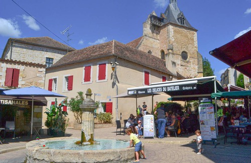 Bergerac Apartment | 100 m² Apartment ∙ 2 bedrooms ∙ 5 guests