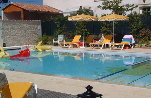 Saint-Cybardeaux Cottage | 100 m² Cabin ∙ 2 bedrooms ∙ 4 guests