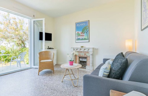 Saint-Palais-sur-Mer Villa | 100 m² Villa ∙ 1 bedroom ∙ 7 guests