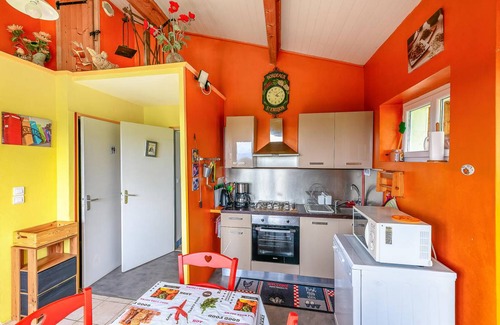 Scorbe-Clairvaux House | 100 m² House ∙ 2 bedrooms ∙ 9 guests