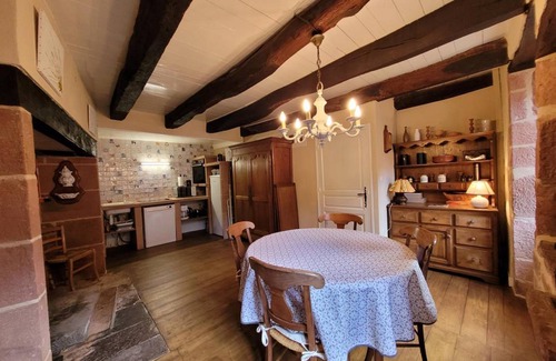 Collonges-la-Rouge House | 103 m² Gîte ∙ 2 bedrooms ∙ 6 guests