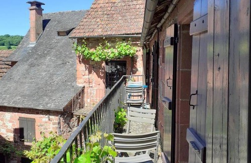 Collonges-la-Rouge House | 103 m² Gîte ∙ 2 bedrooms ∙ 6 guests