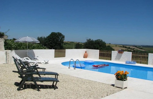 Salles-Lavalette House | 108 m² House ∙ 3 bedrooms ∙ 6 guests