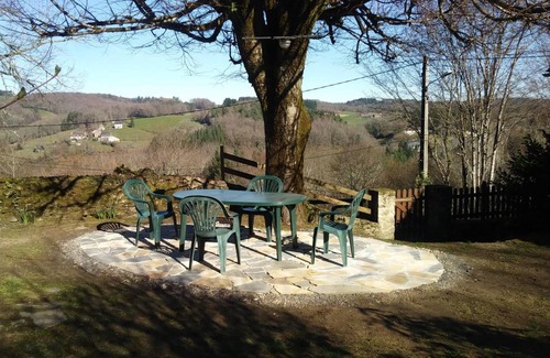 Saint-Cirgues-la-Loutre House | 110 m² Gîte ∙ 3 bedrooms ∙ 6 guests