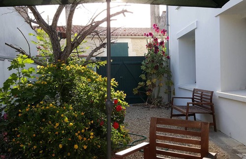 Domino House | 110 m² House ∙ 3 bedrooms ∙ 6 guests