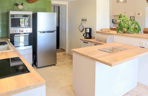 Violes House | 110 m² Farmhouse ∙ 3 bedrooms ∙ 6 guests
