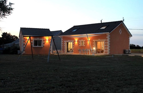 Saint-Jean-de-Sauves House | 110 m² House ∙ 3 bedrooms ∙ 6 guests