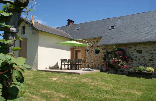 Espartignac House | 110 m² Gîte ∙ 4 bedrooms ∙ 8 guests