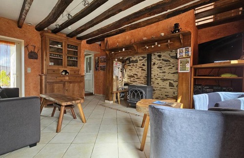 Espartignac House | 110 m² Gîte ∙ 4 bedrooms ∙ 8 guests