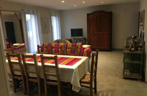 Bourg-sur-Gironde House | 110 m² House ∙ 3 bedrooms ∙ 6 guests