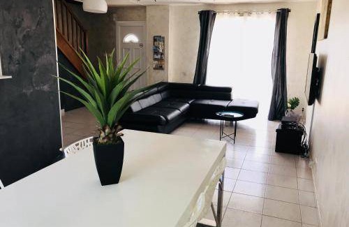 Jaunay-Clan House | 110 m² House ∙ 3 bedrooms ∙ 8 guests