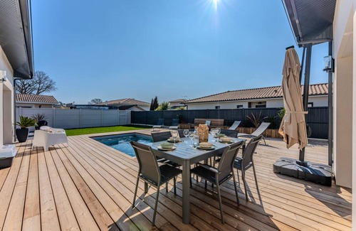 Biganos Villa | 112 m² Villa ∙ 3 bedrooms ∙ 6 guests