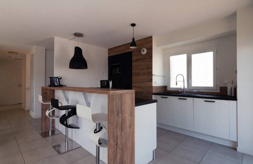 Cenon Apartment | 115 m² Apartment ∙ 4 bedrooms ∙ 8 guests