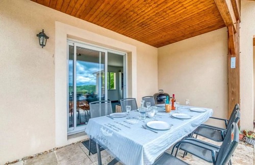 Sainte-Foy-de-Longas House | 115 m² House ∙ 3 bedrooms ∙ 6 guests